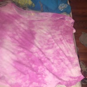 Pink and white marble t